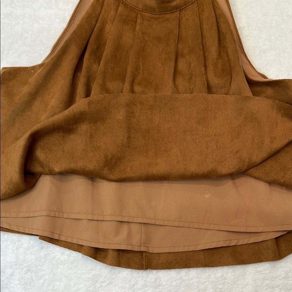 Sage The Label Brown Asymmetrical Pleated Blouse sleeveless Size Small - Picture 4 of 11